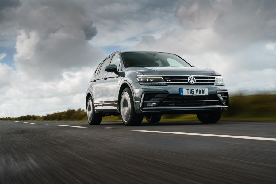  Volkswagen Tiguan Allspace R-Line 2018 года  (UK) (фото 28 из 40)